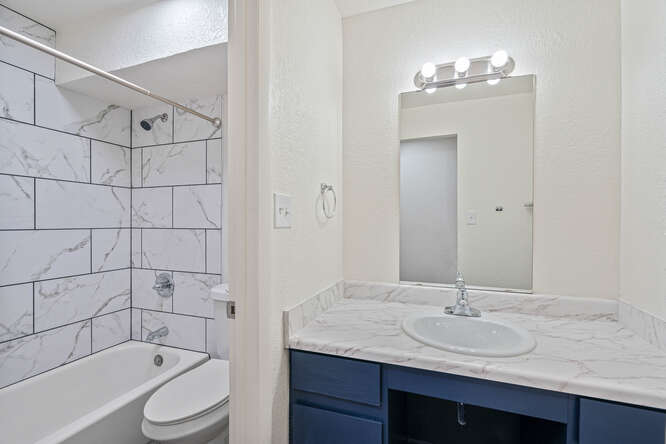 1397 Laredo St. 306